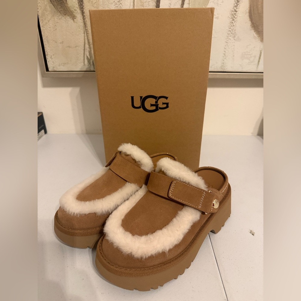 NWB Ugg Women’s Esmee Suede Convertible Slingback Strap Clogs size 6